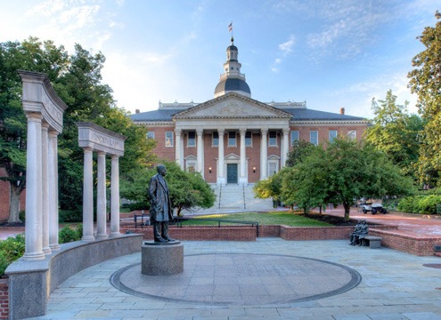 Annapolis building and Thurgood statue